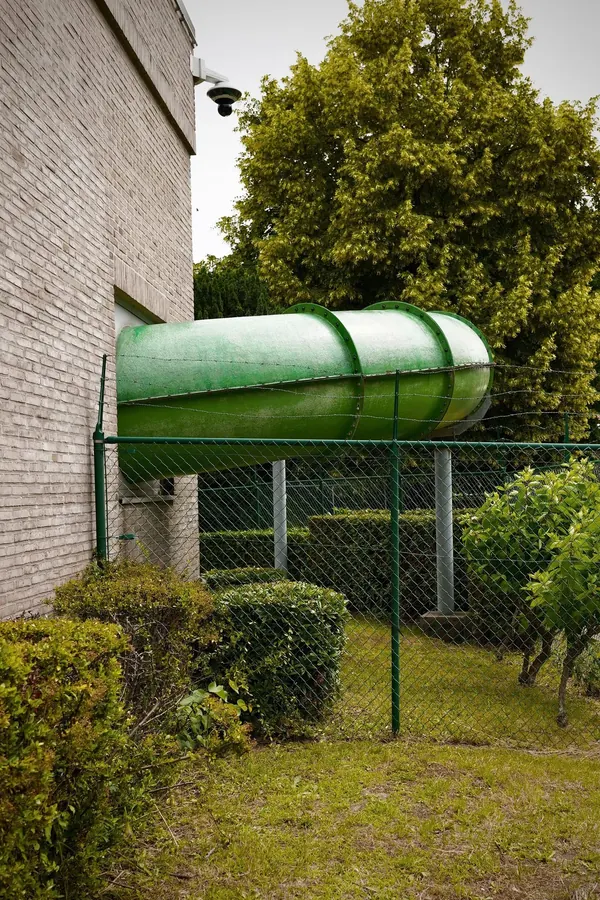 Siebe Jacxsens · Theme 3 "Out of place", frame 1
